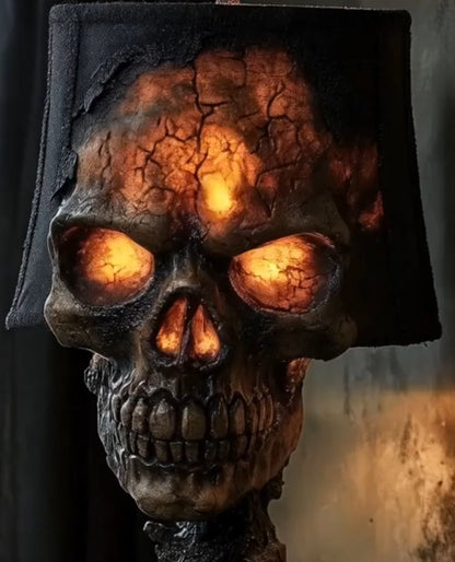 ⏰ Laveste pris noensinne ☠️ Bordlampe med motiv av hodeskalle og flammer