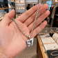67 Number Pendant Necklace – Et statement-smykke for alle fashionistaer